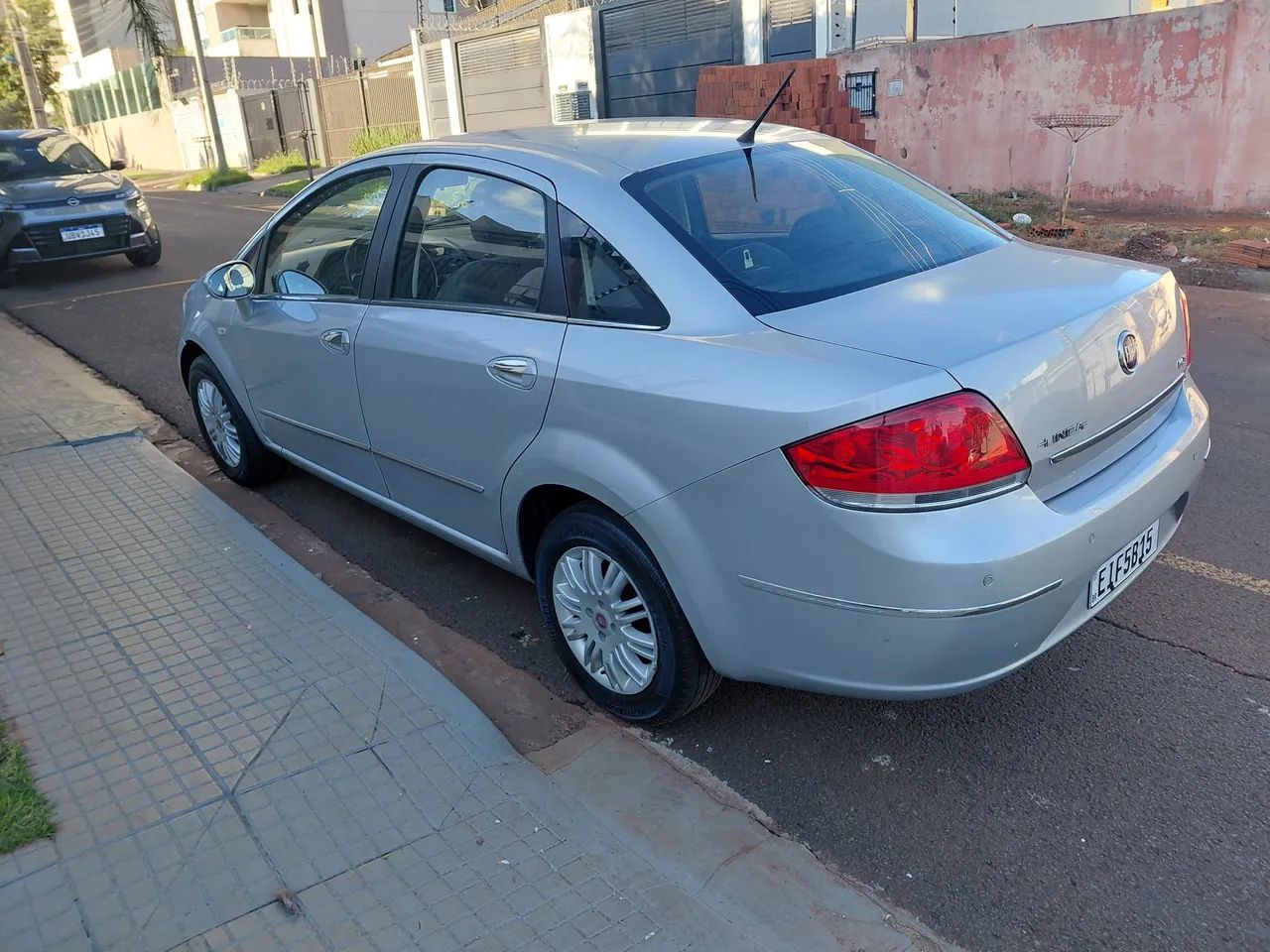 Fiat Linea 1.9/ HLX 1.9/ 1.8 Flex 16V 4P 2010 - Foto 3