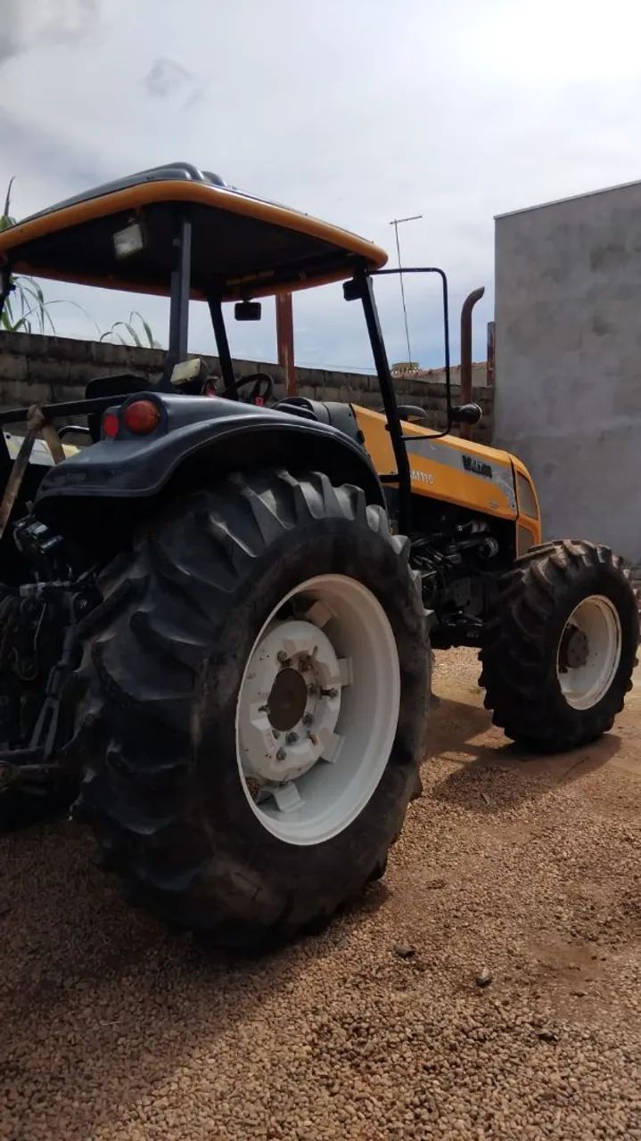 Trator VALTRA BM 110 4x4 - Foto 4