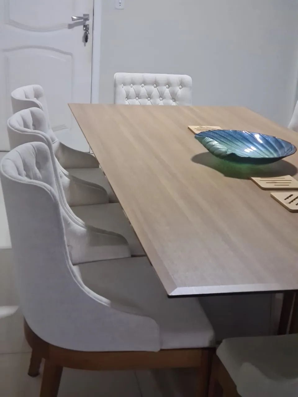 Vende-se conjunto de 8 cadeiras mesa de jantar - Foto 2