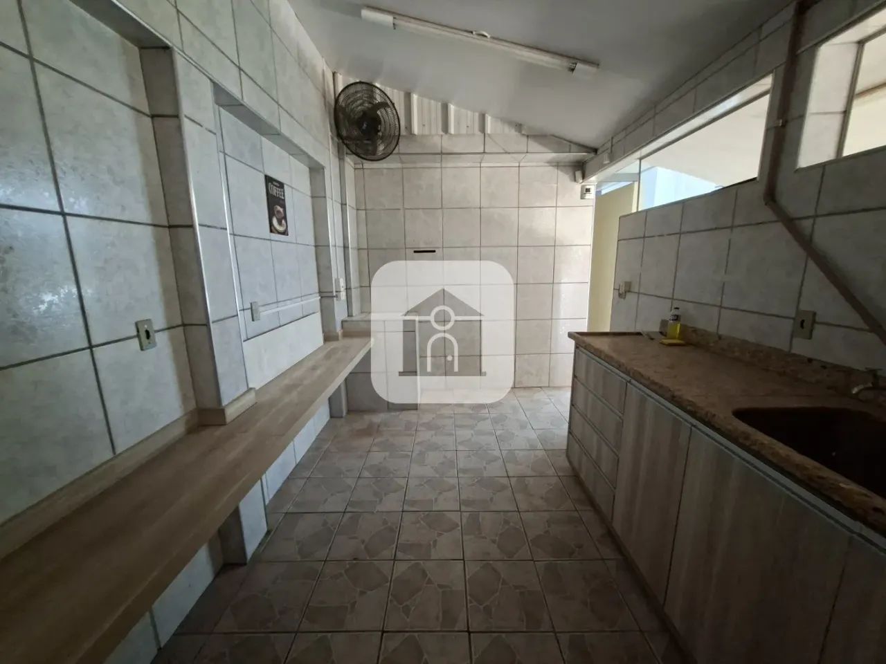 Casa comercial para locação no bairro Brasil - Foto 2