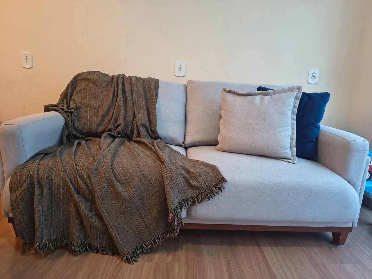 Sofá 3 lugares de linho - Foto 4