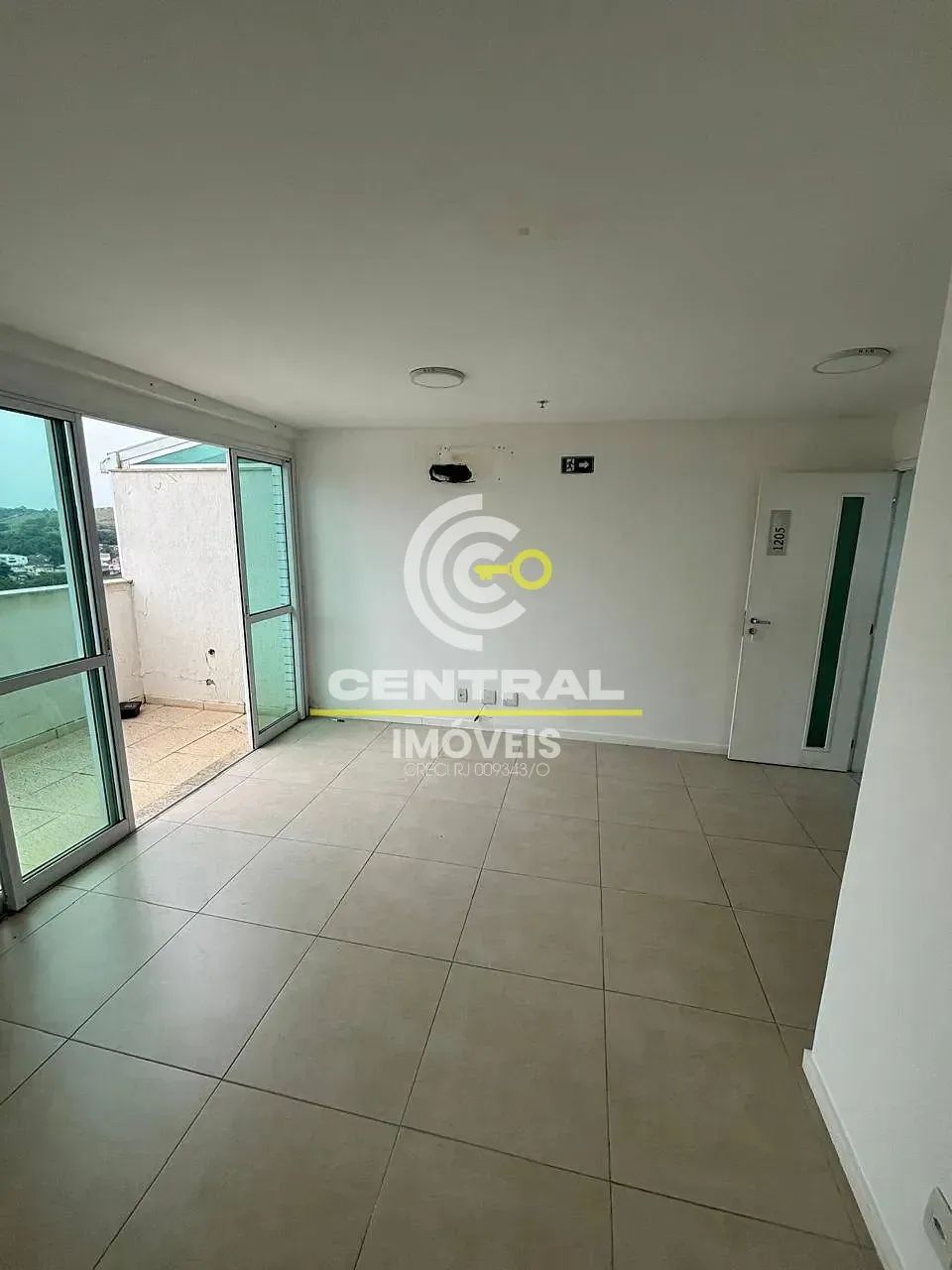 Sala Comercial para alugar na Avenida Vinte e Dois de Maio, Centro, Itaboraí - RJ - Foto 2