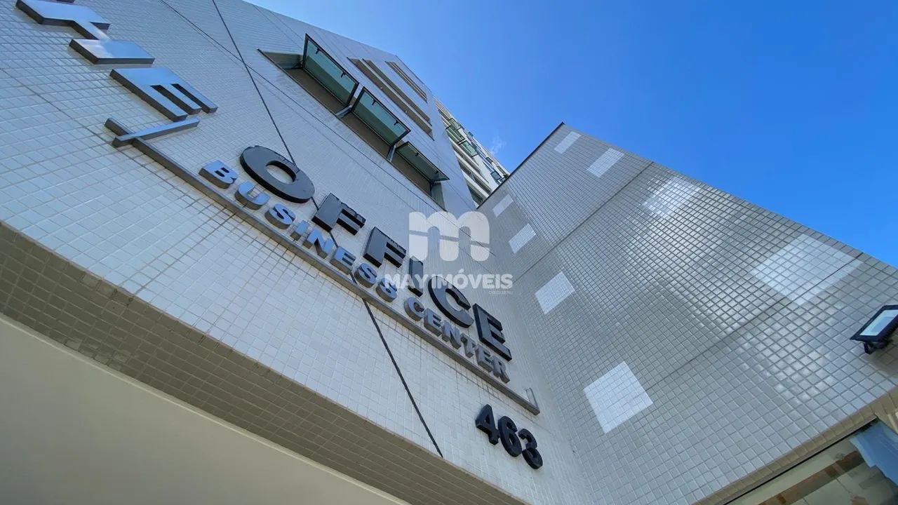Sala comercial mobiliada em localização privilegiada no Centro de Itajaí