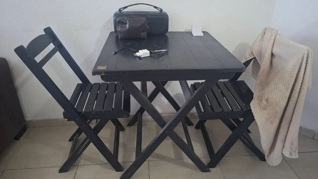 Mesa mais 4 cadeiras