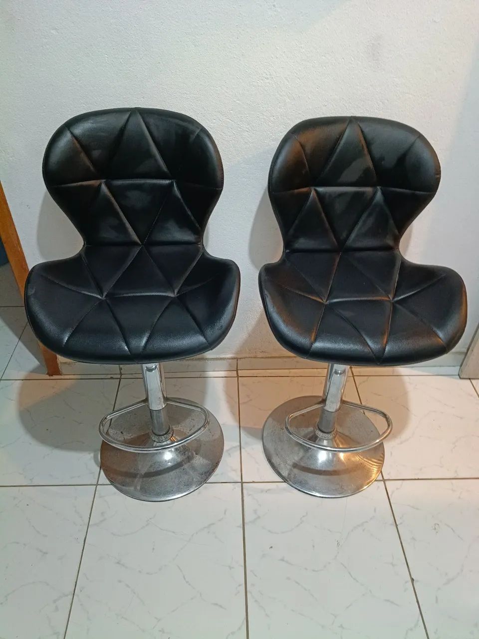 Vendo duas cadeiras semi novas *