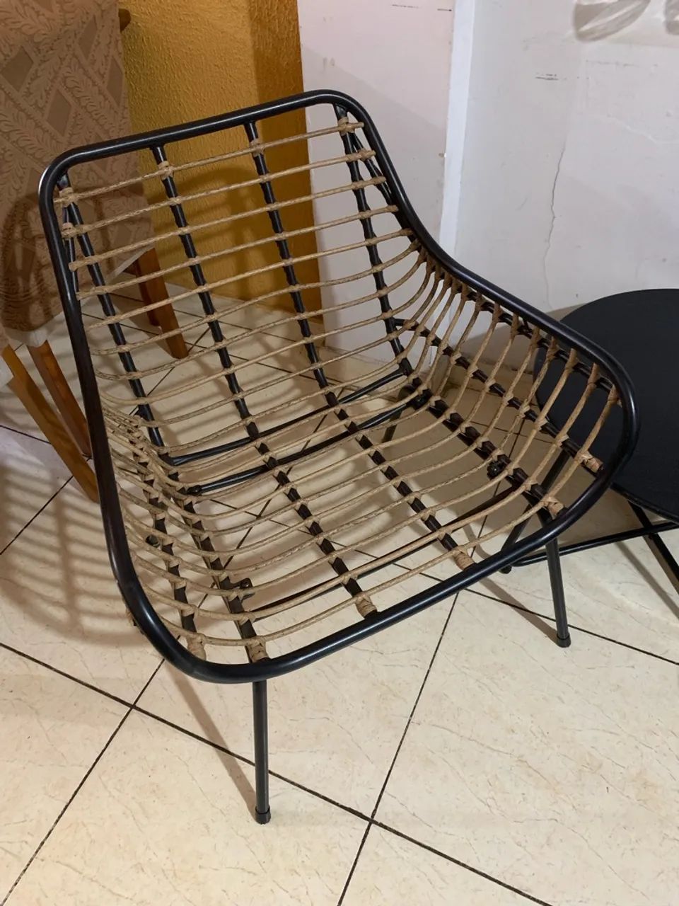 Poltrona com mesa de centro - Foto 3