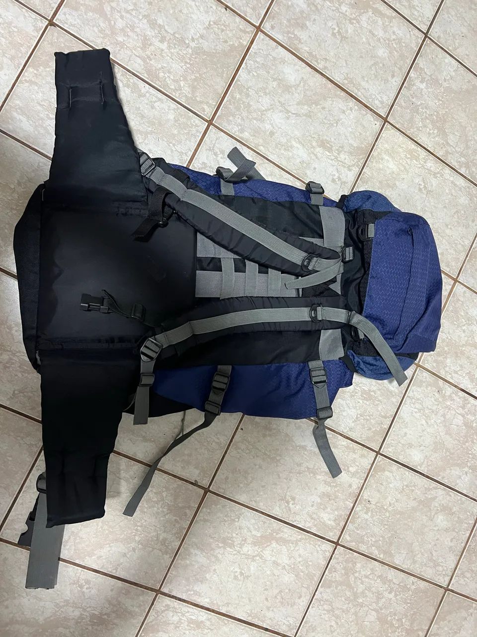 Mochila Trilhas e Rumos Crampon 60 - Foto 4