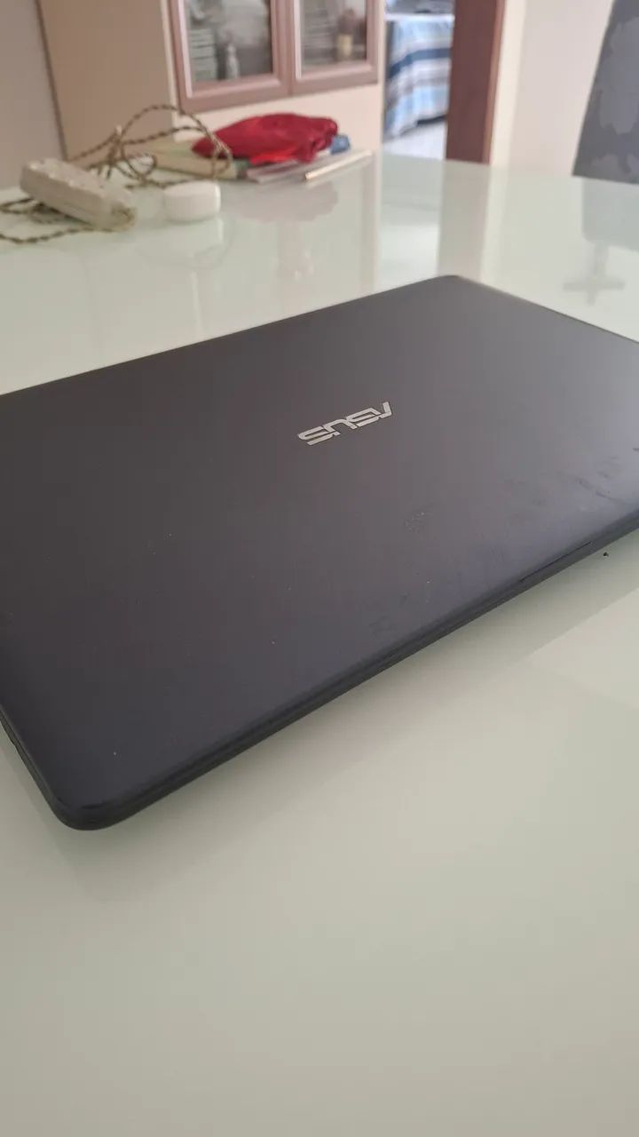 Notebook ASUS core I3 X543U