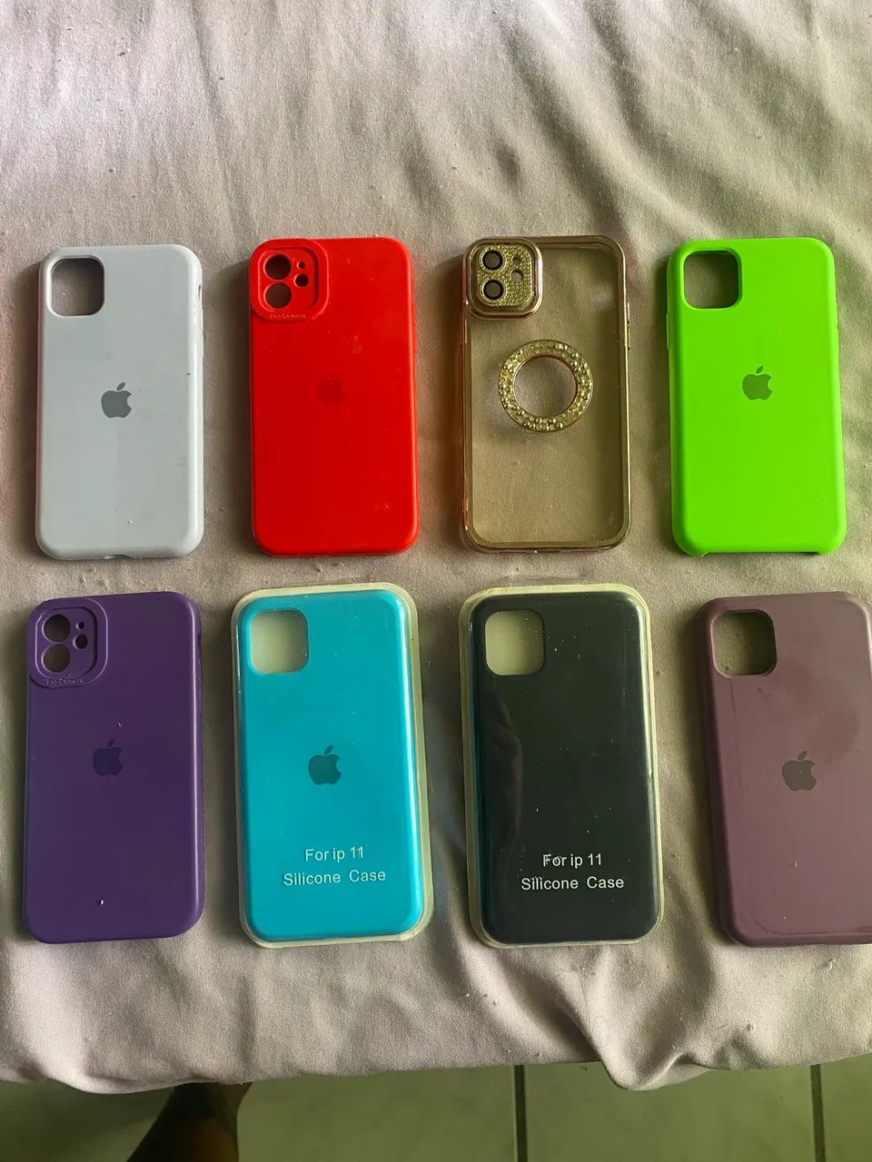 14 capas de iPhone 11 - Foto 3