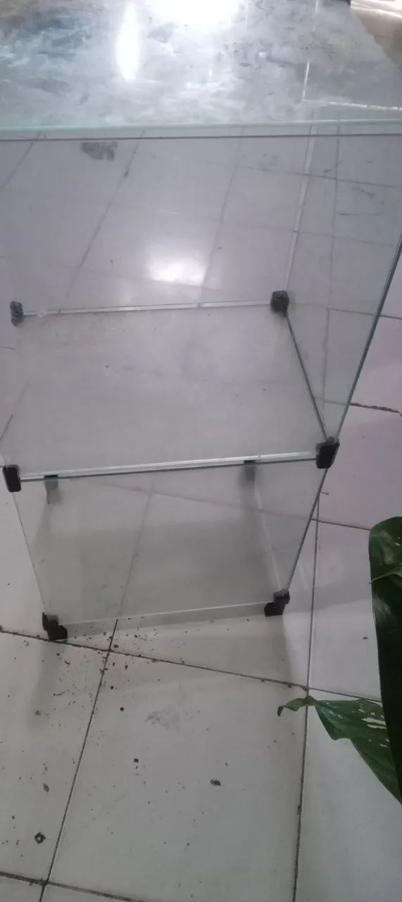 Vendo prateleiras de vidro 