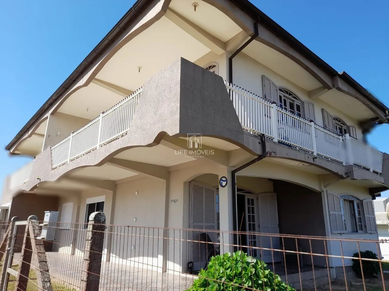 Casa com 2 apartamentos à venda em Garopaba/SC no Centro a 1 km da praia - Foto 5
