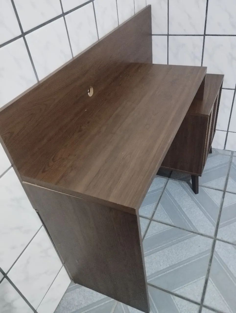 Vende-se escrivaninha 90,00 - Foto 2