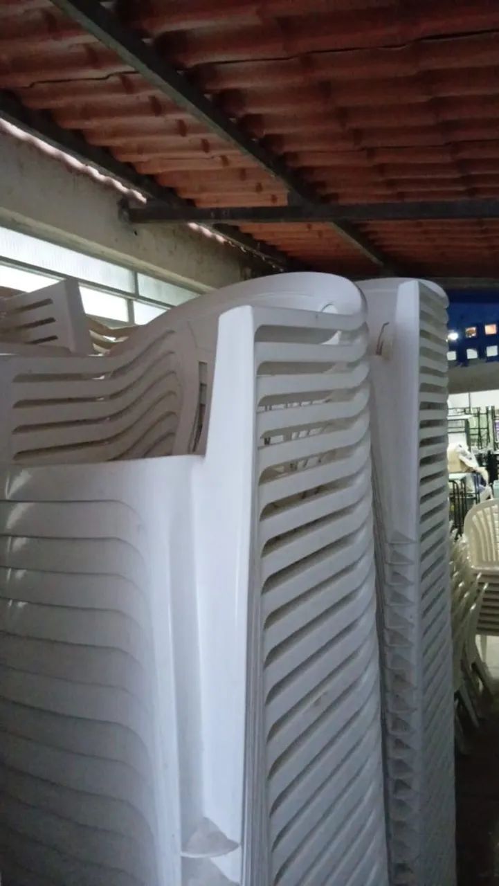 351 CADEIRAS DE PLASTICO COM BRAÇO  - Foto 2