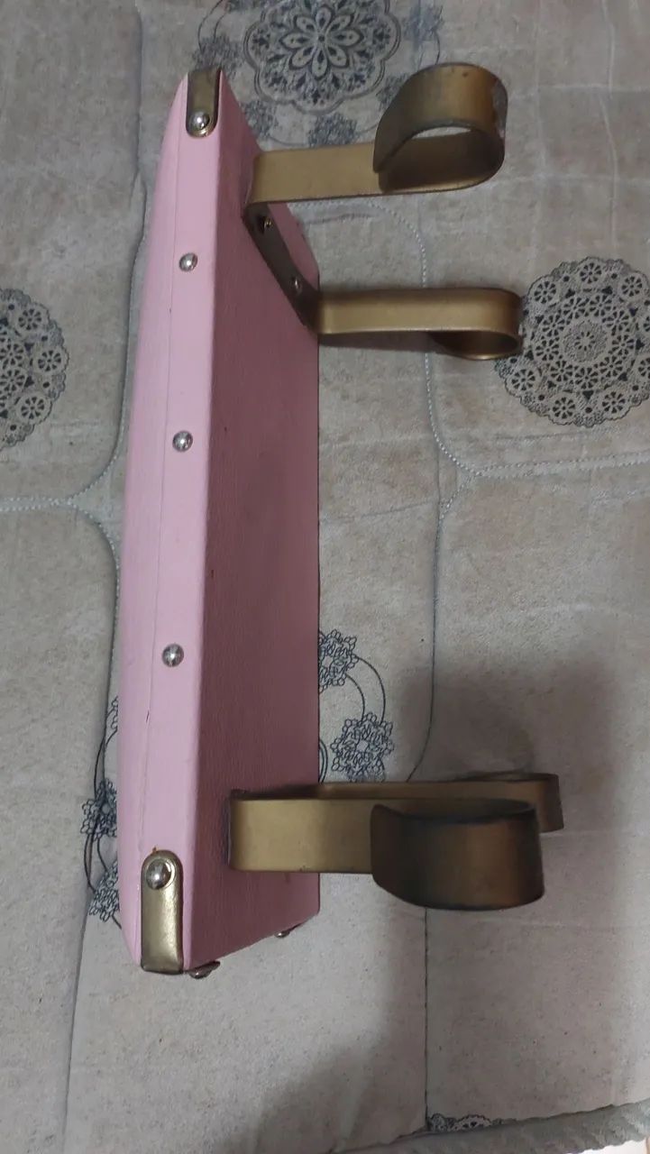 Apoio de pé, comp 30cm, larg 13cm ,alt 16,uso manicure, ou como peça decorativa.  - Foto 3