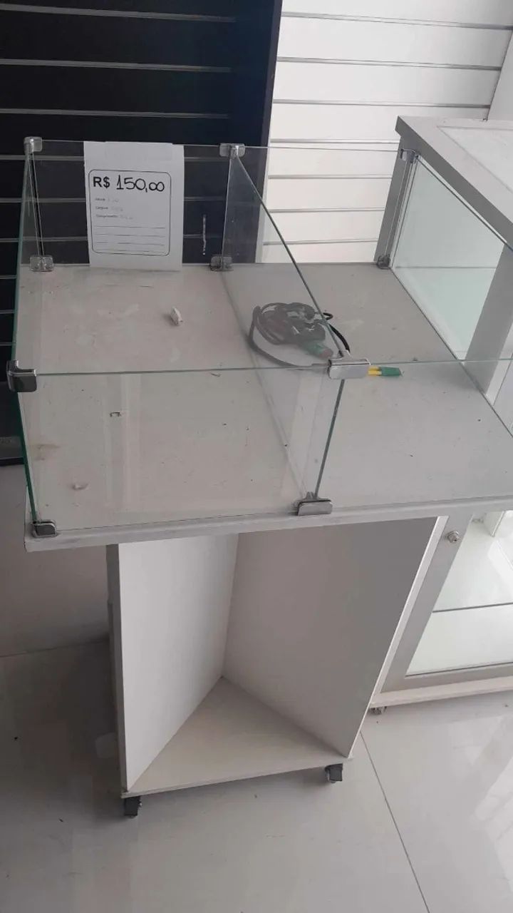 Cesto Expositor de Vidro com Base de Madeira | 2 Modelos | R$ 150
