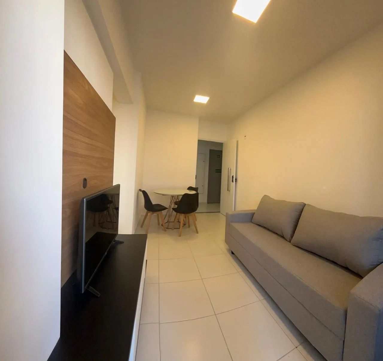 ALUGO APARTAMENTO COM 2 QUARTOS E VARANDA - EDF. FLOW - BOA VIAGEM  - Foto 3