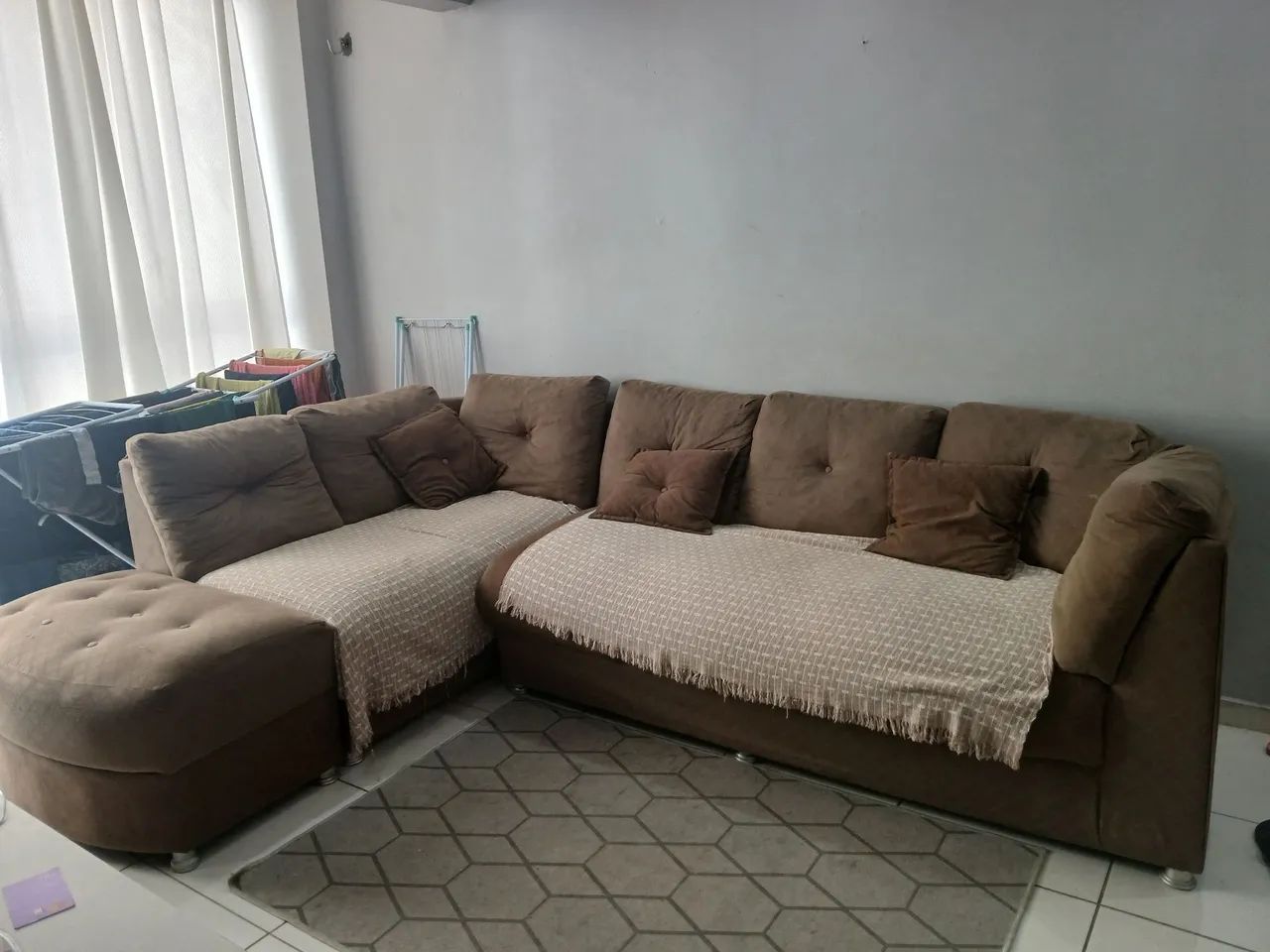 Vendo sofá em formato L, reformado