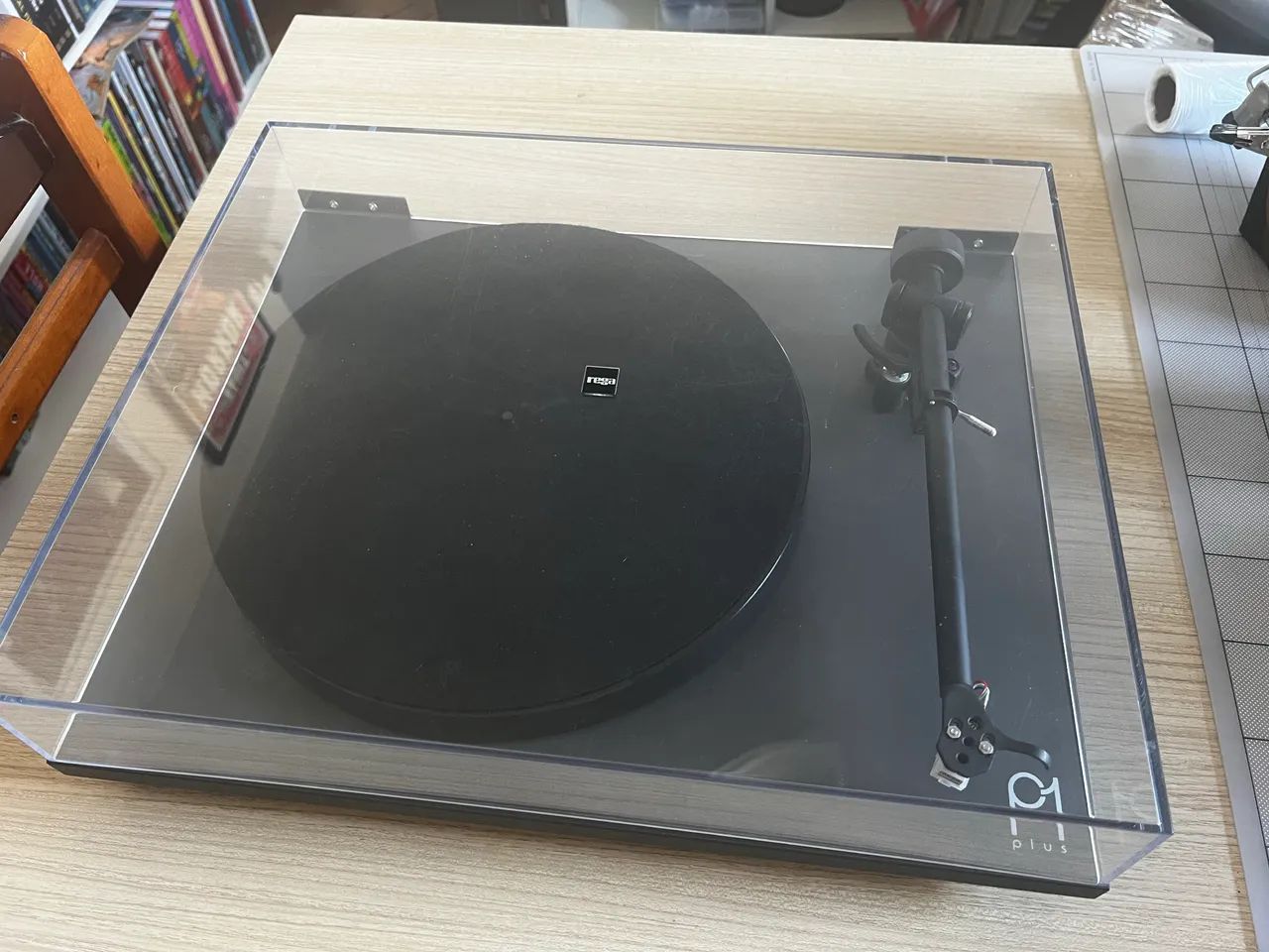 Toca discos Rega Planar Plus 1