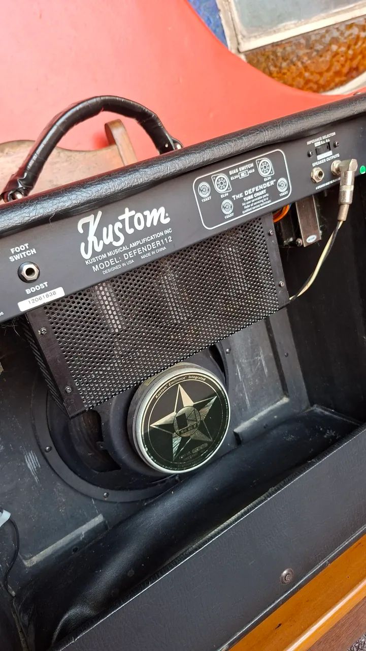 amplificador Kustom Defender 12 - Foto 5