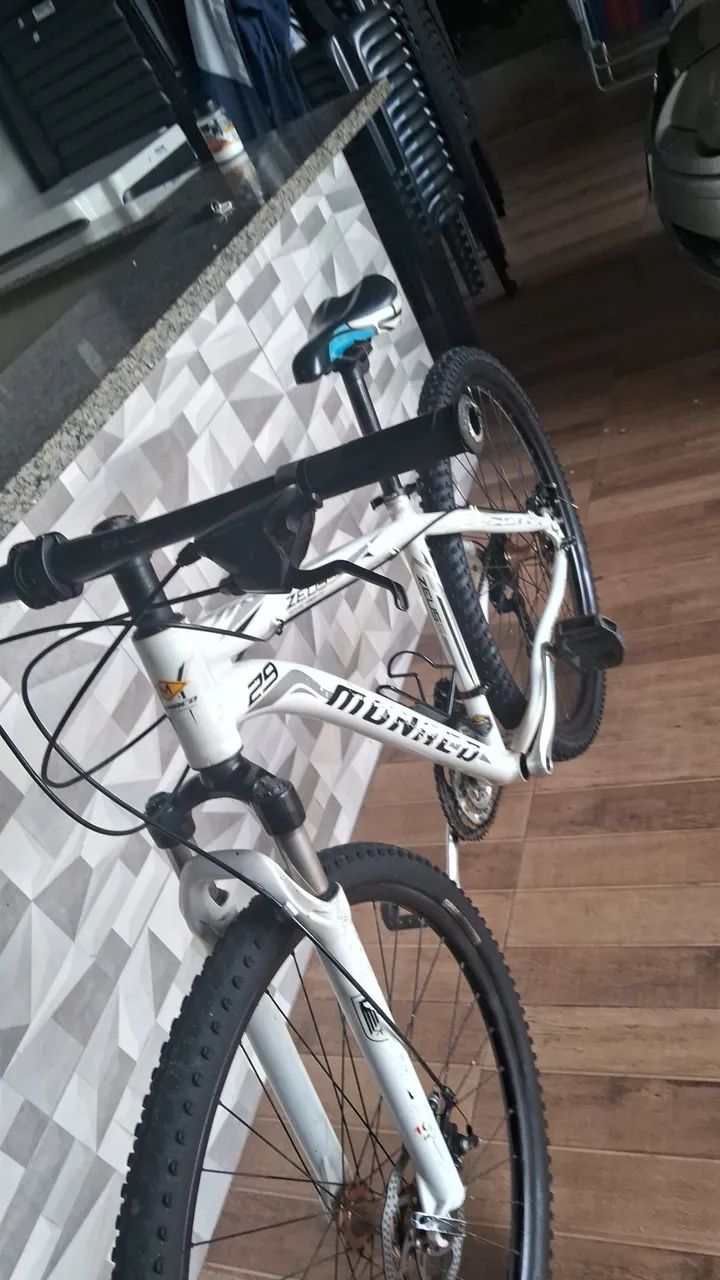 Bicicleta aro 29 guadro 17 usada funcionando tudo  - Foto 6