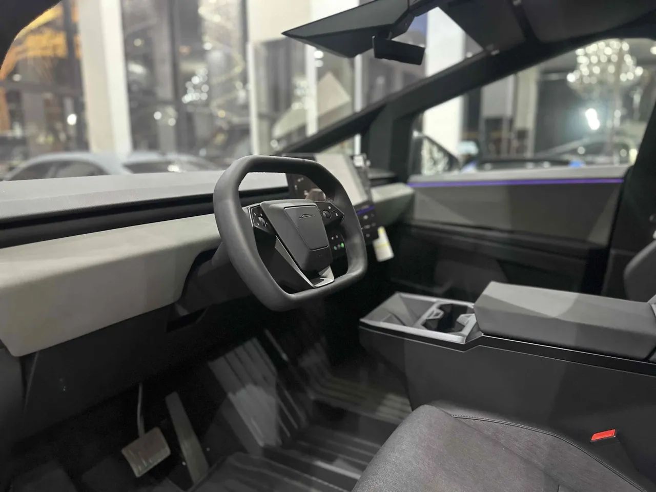 Tesla Cybertruck Foundation, foto 9 de 15