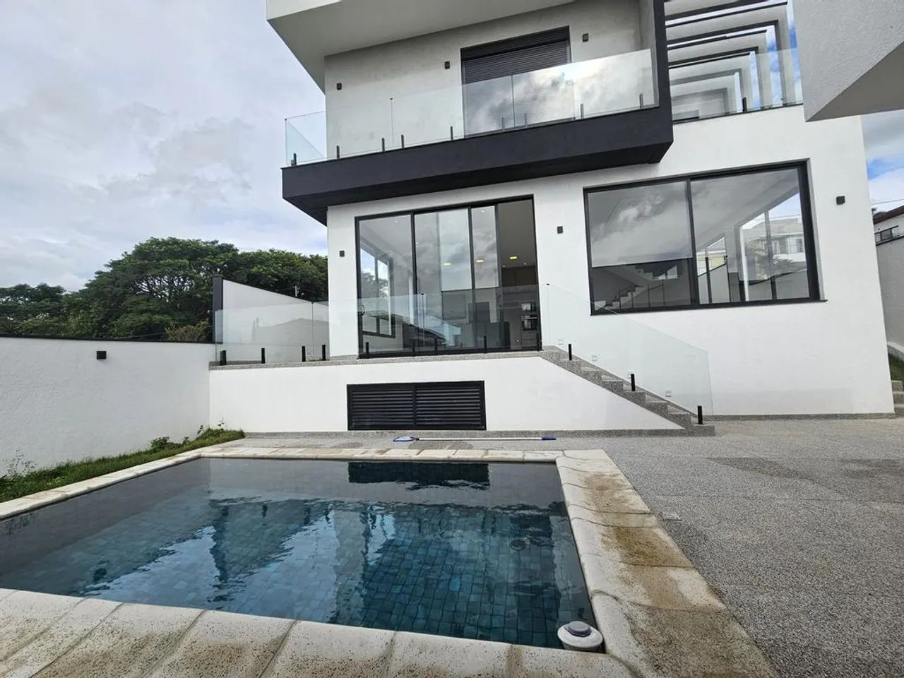 Sobrado para alugar em Campinas, Alphaville Campinas , com 4 suítes, com 342 m² - Foto 2