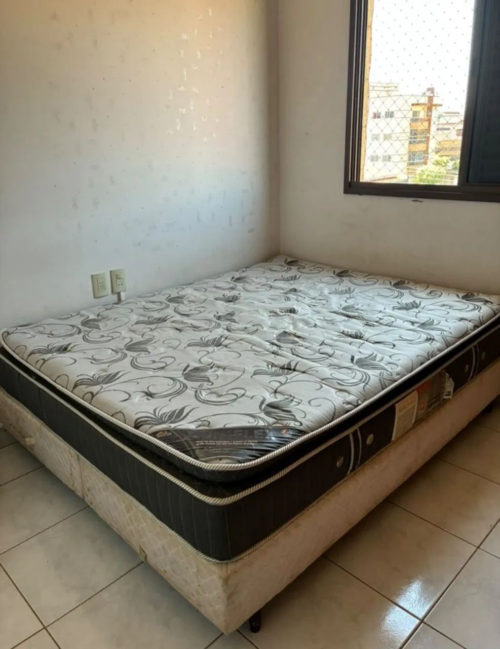 Cama box + colchão queen size usada em bom estado - Foto 3