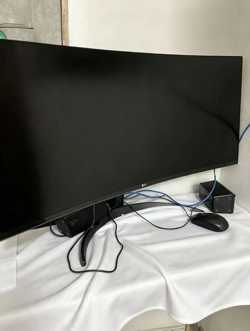 Monitor Ultrawide LG 34P com CPU