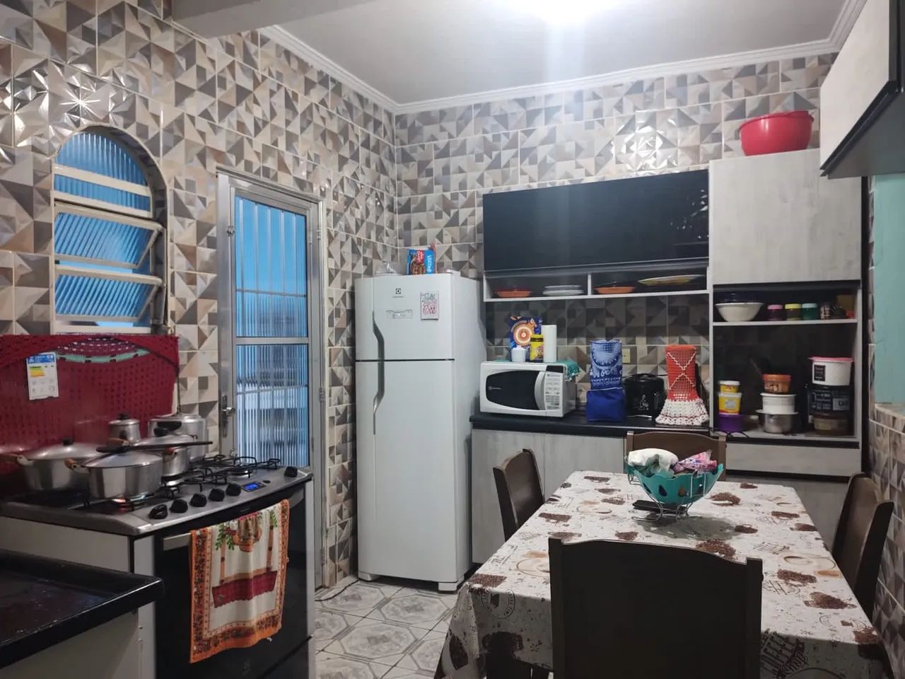 VENDE-SE CASA NO INAMAR (Caviuna) 
