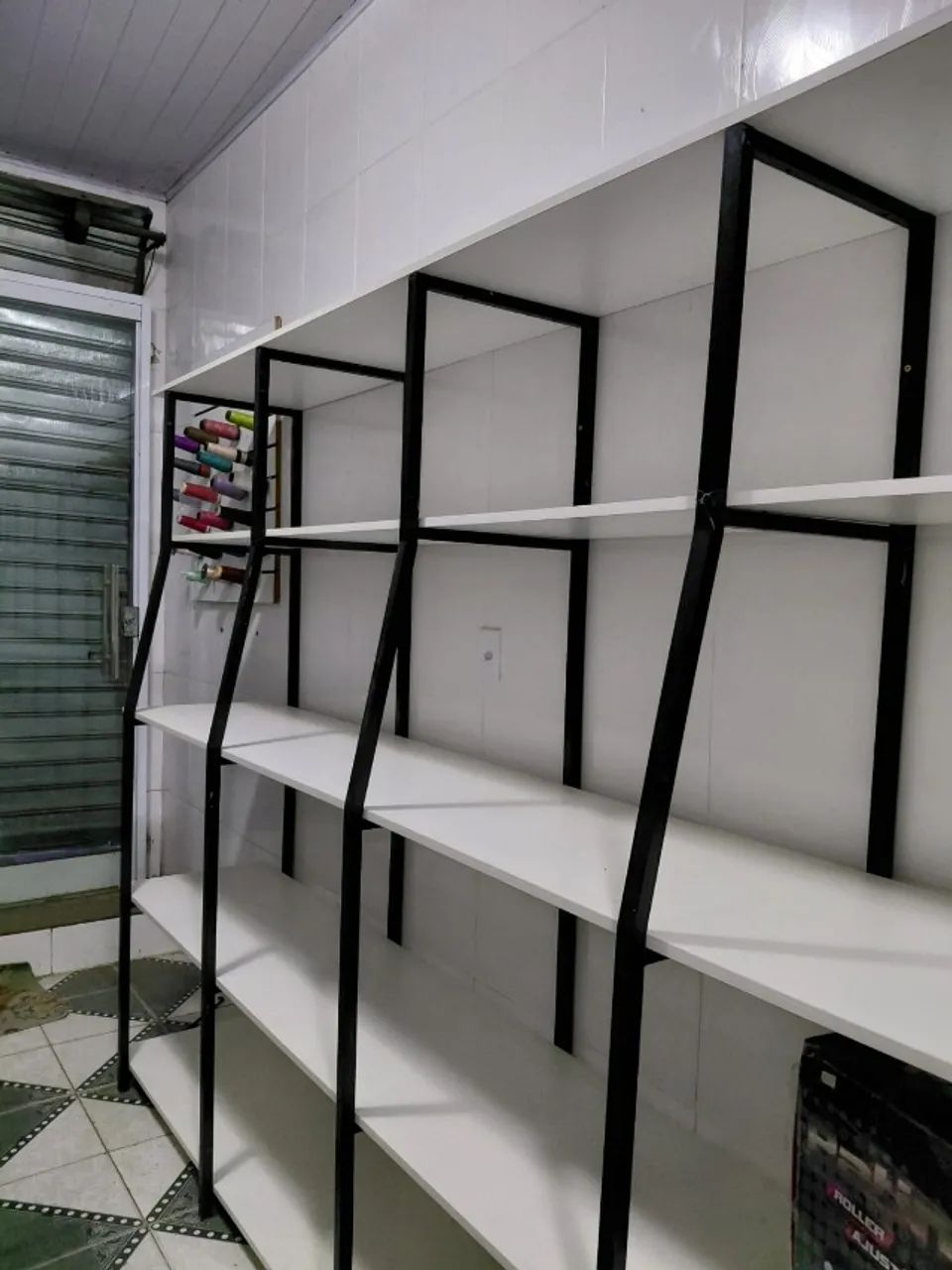 Prateleiras Comerciais para Loja / Estoque - Excelente Estado - Foto 4