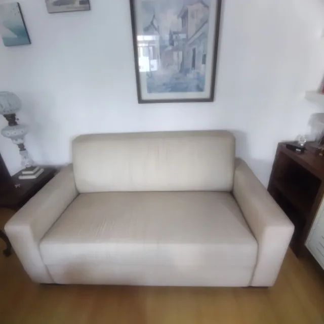 Sofá 2 Lugares Compacto e Confortável - Tecido Bege/Off-White