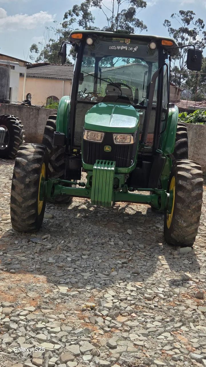 Trator   JD 5080 E. 031 - Foto 4
