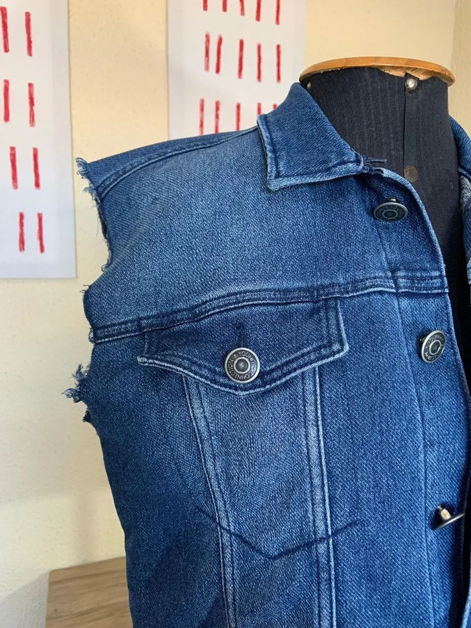 Colete Jeans Azul Feminino em Ótimo Estado - Foto 2