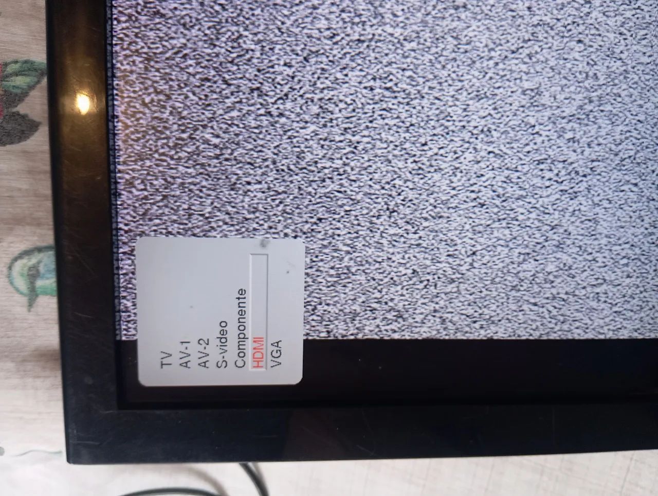 Vendo uma tv, 14 polegadas.... funcionando tudo não é smart  - Foto 2