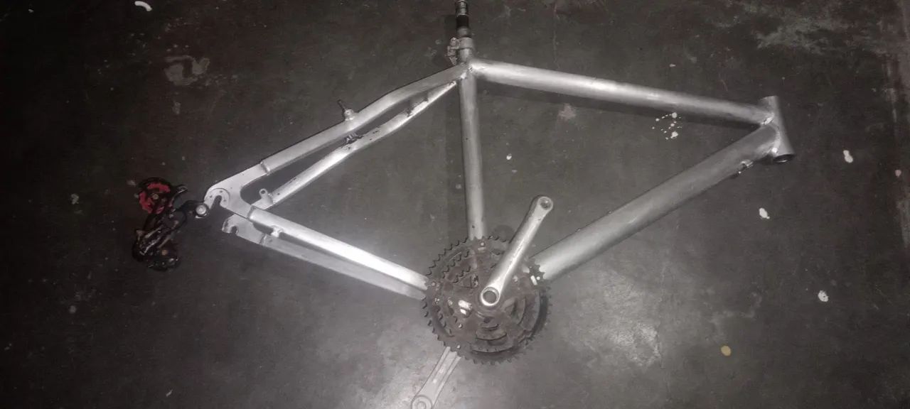 Quadro bicicleta  alumínio aro 26  - Foto 4
