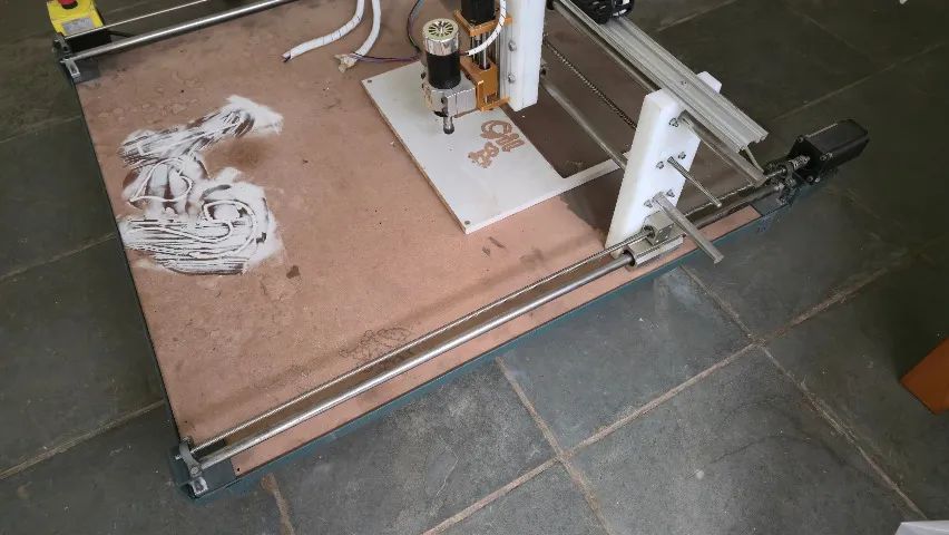 CNC Router - Máquina de Corte usada - Foto 3