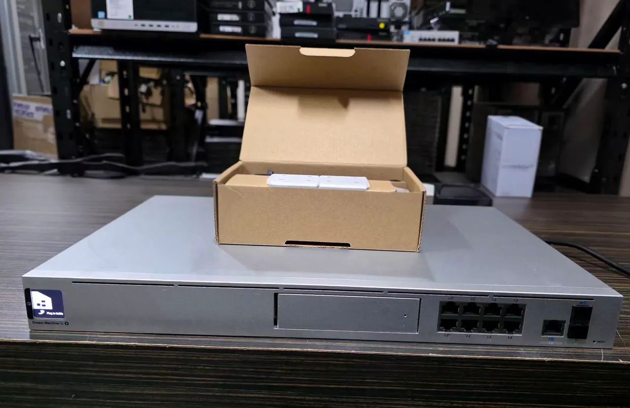 Switch Ubiquiti Enterprise 24 POE + UDM SE - Foto 2