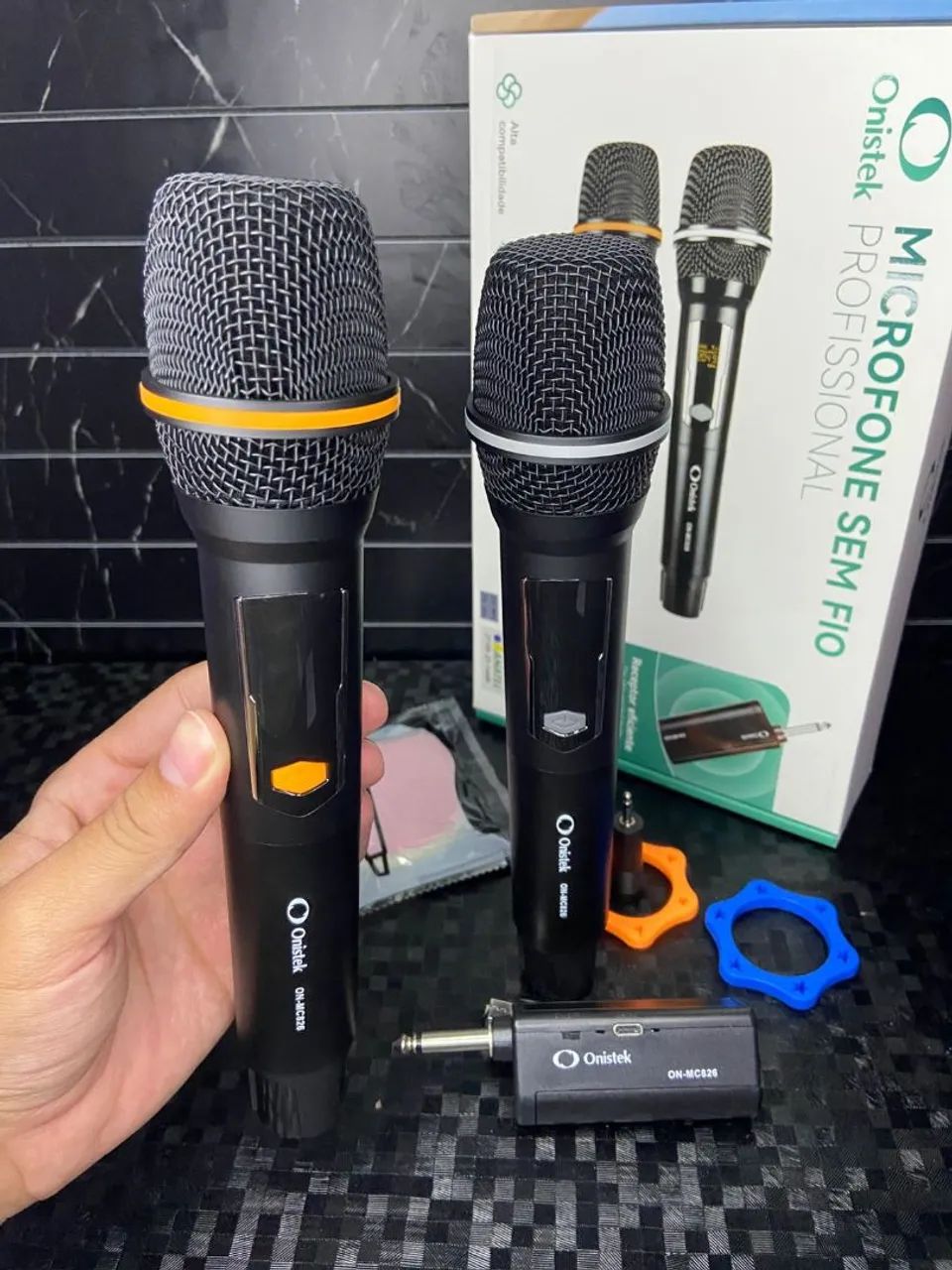 MICROFONE SEM FIO DUPLO ONISTEK COM RECEPTOR ON-MC826 - Foto 2