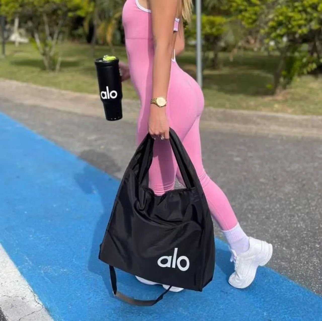 Bolsa Estilo Academia Premium - Grande, Espaçosa e Multifuncional - Foto 5