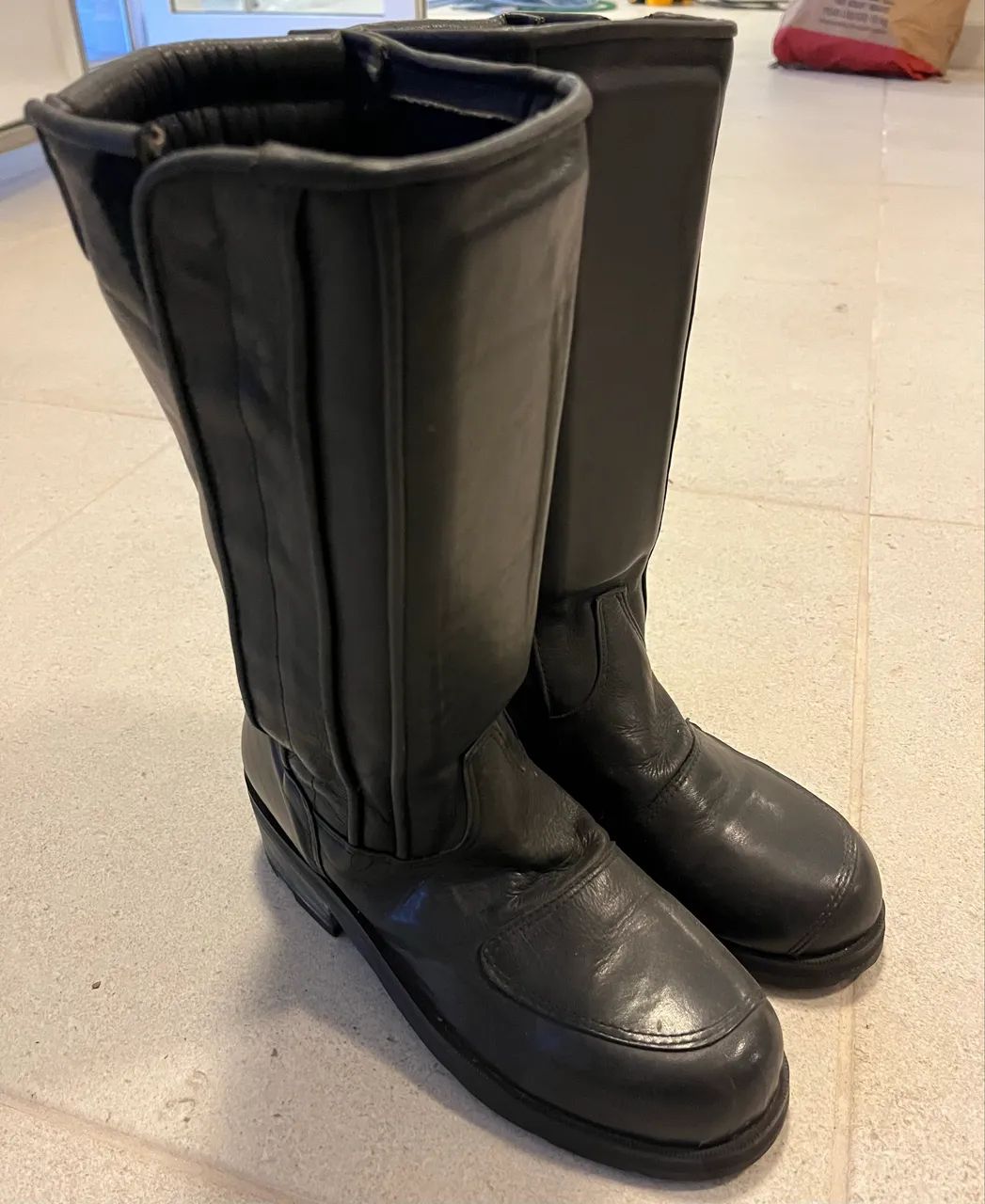 Bota motoqueiro 37 - Foto 2
