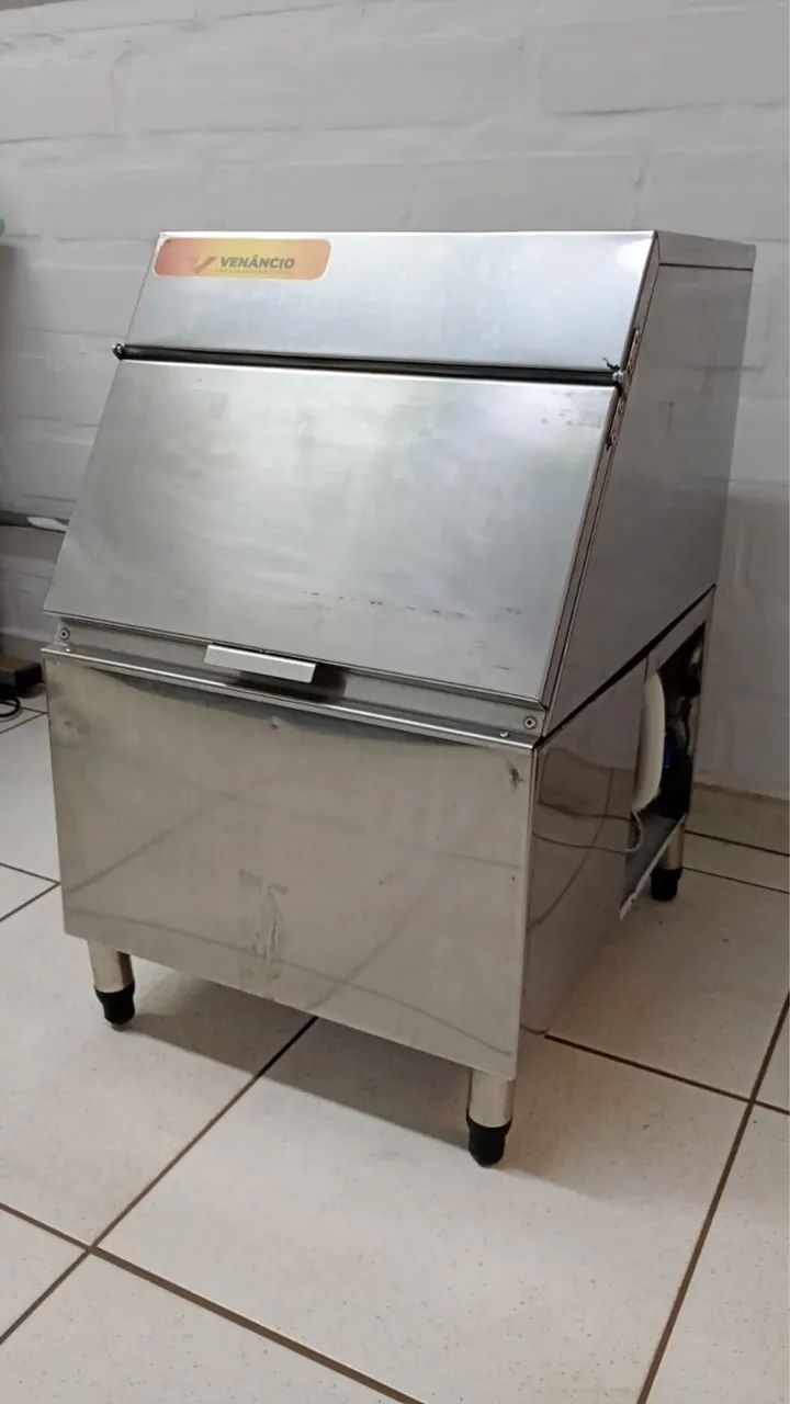 MÁQUINA DE GELO EM CUBOS - SEMI NOVA - Foto 2