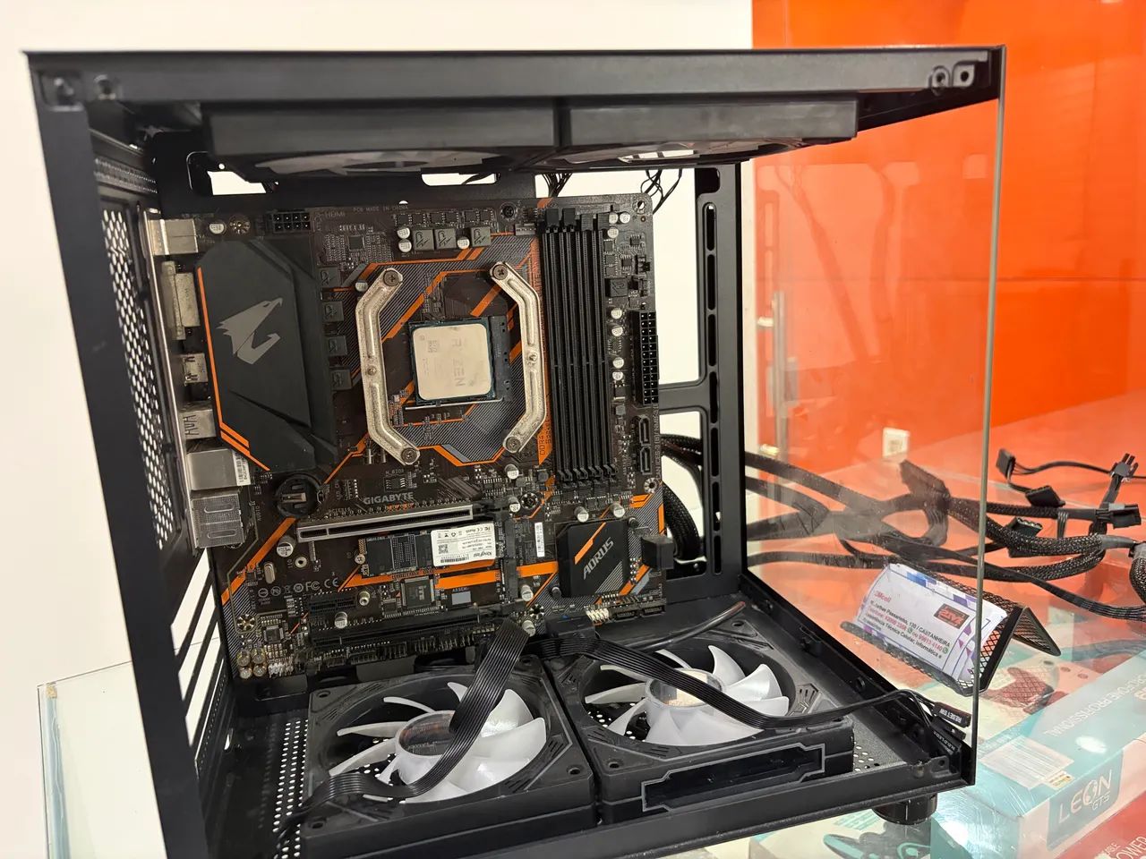 Placa mãe B450M Aorus Elite - Foto 2