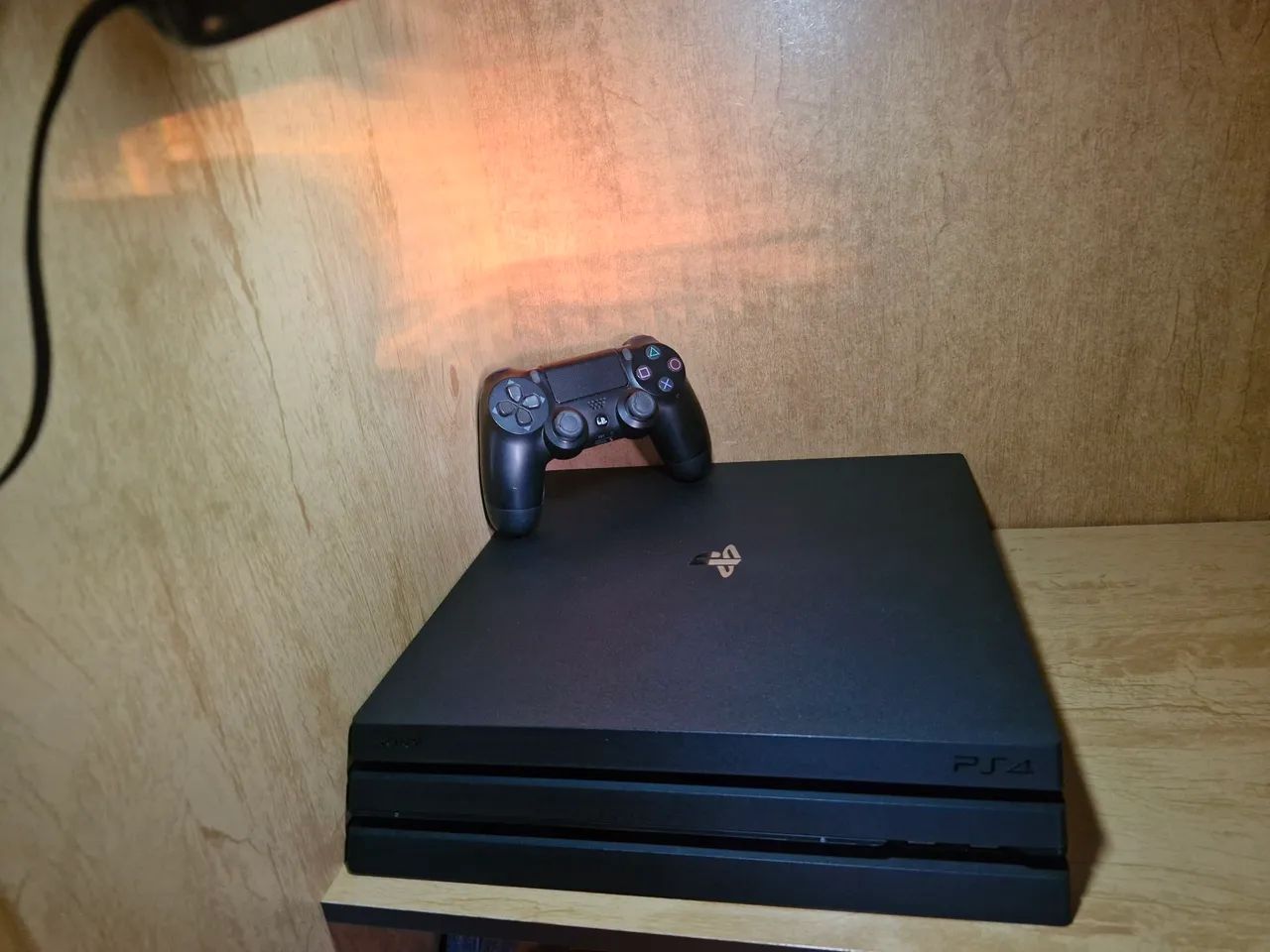 Playstation 4 pro 4k 1 tb - Foto 2
