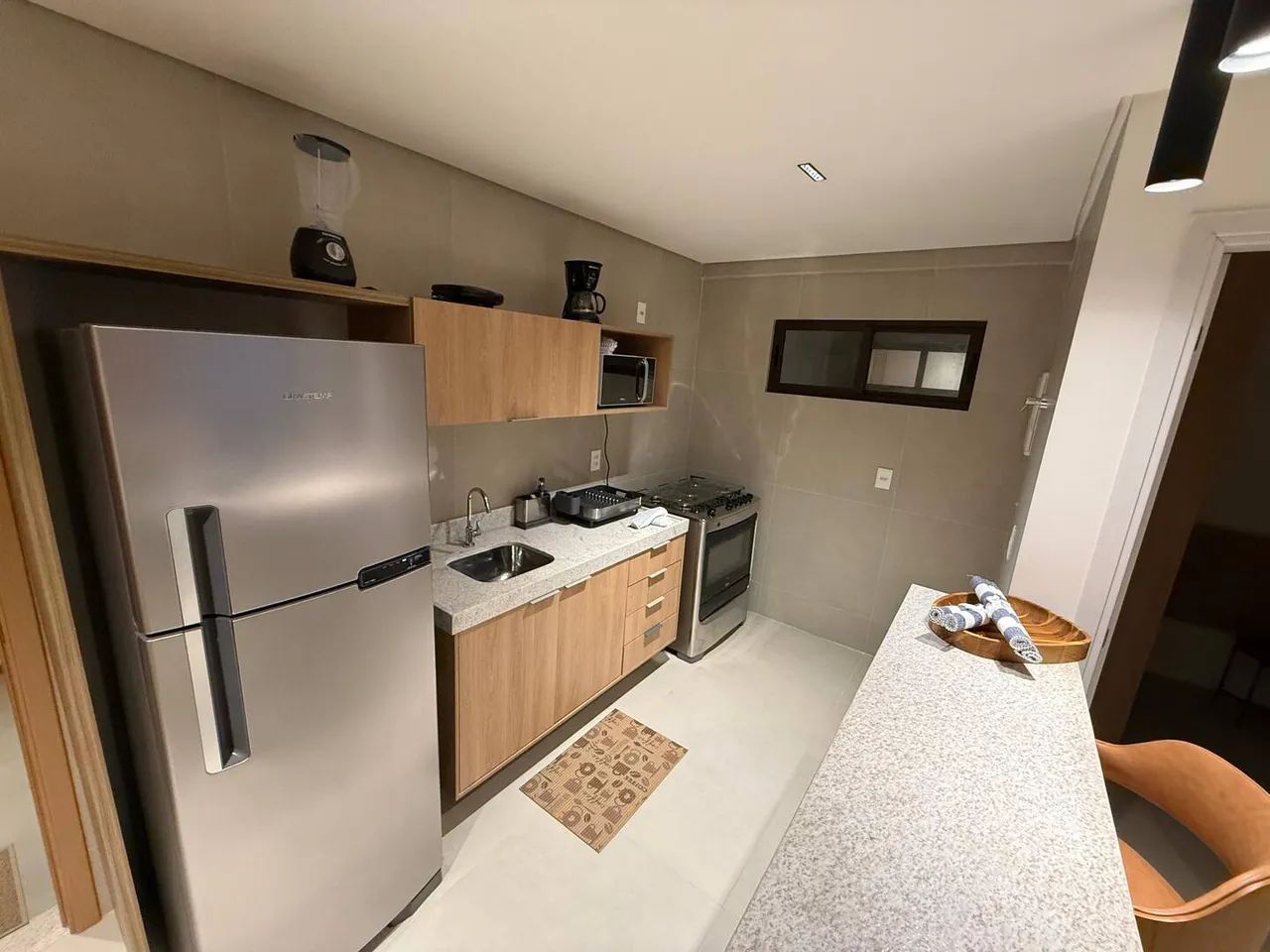 APT MOBILIADO COM JACUZZI A 150M DA PRAIA DO FRANCÊS  ALUGUEL ANUAL - Foto 2