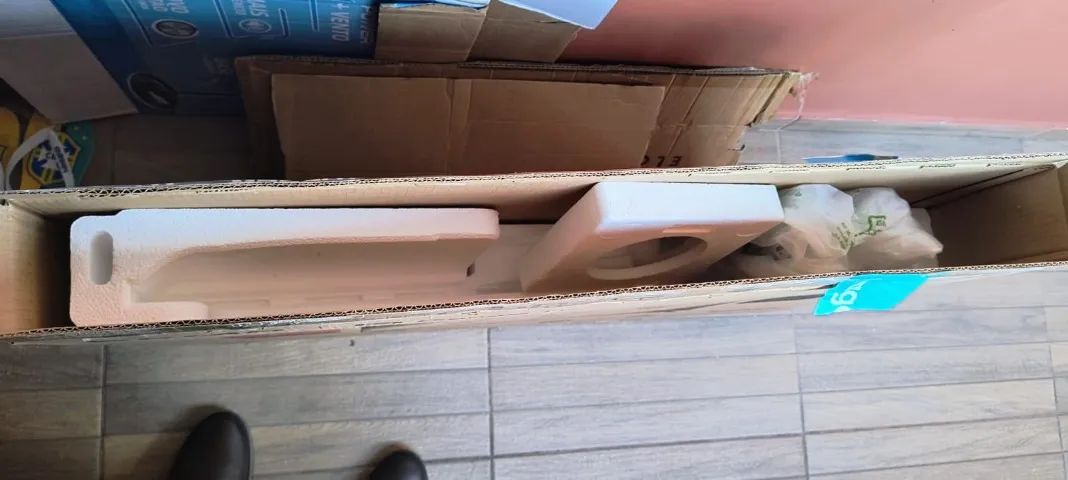Caixa de Papelão para televisão 43" - Foto 2