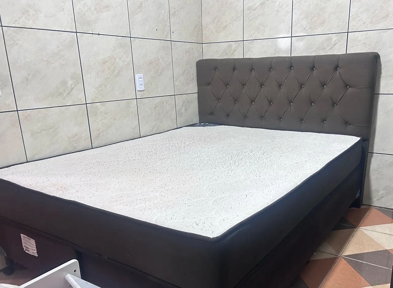 CAMA QUEEN + CABECEIRA