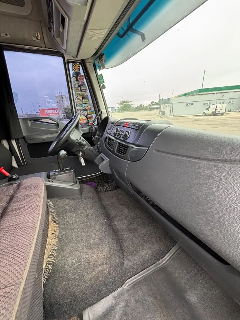 Iveco Tector 24-300 6x2 - Foto 5