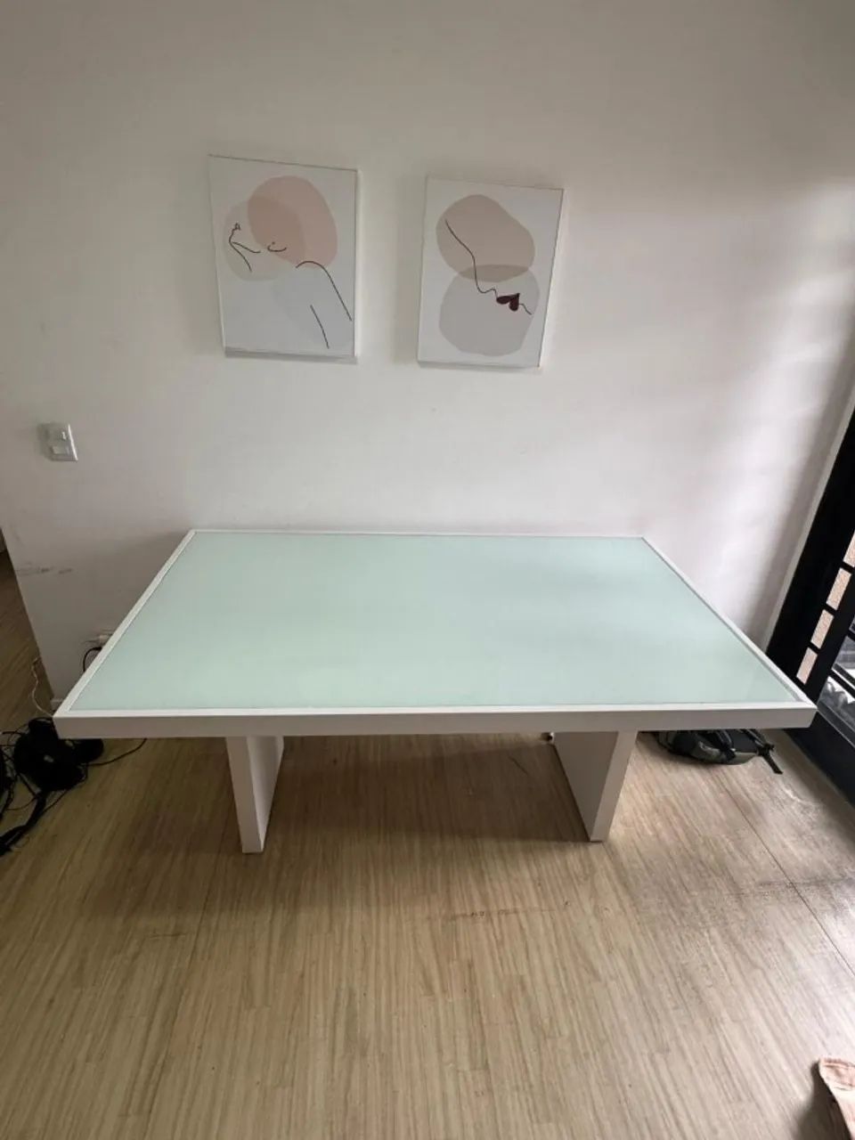 Mesa de jantar com tampo de vidro