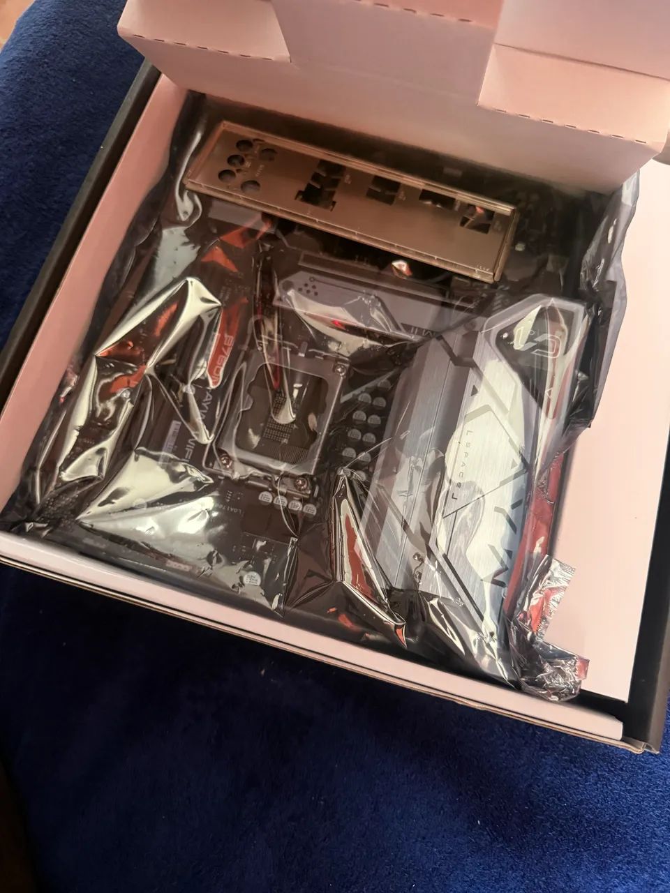 PLACA MÃE ASUS B760m AYW WIFI - Foto 4