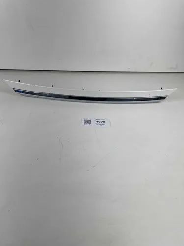 Moldura Placa Superior Mala Toyota Corolla  2019 Preto